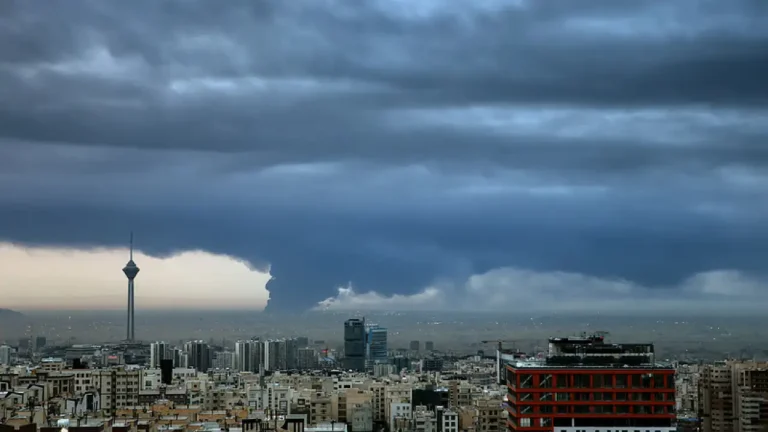 Tahran’daki Petrol Yangınları: Hava Kirliliği ve Etkileri