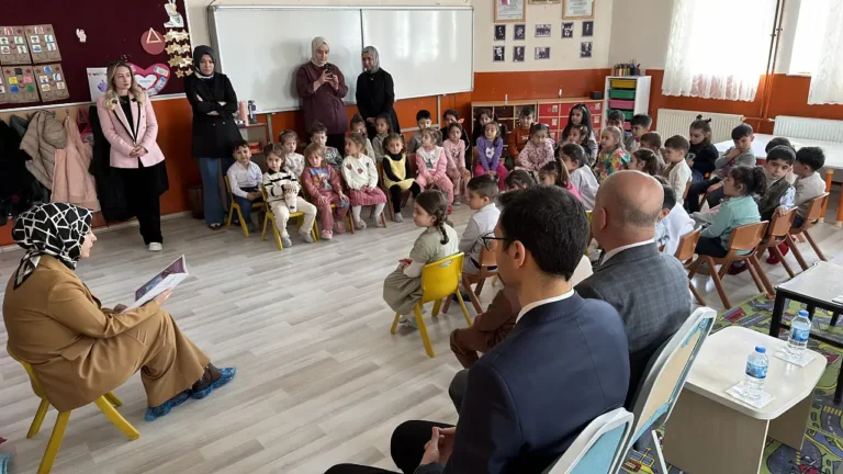 Taşlıçay Kaymakamı Kübra Baka Kılıç, Miniklerle Etkinlikte Buluştu