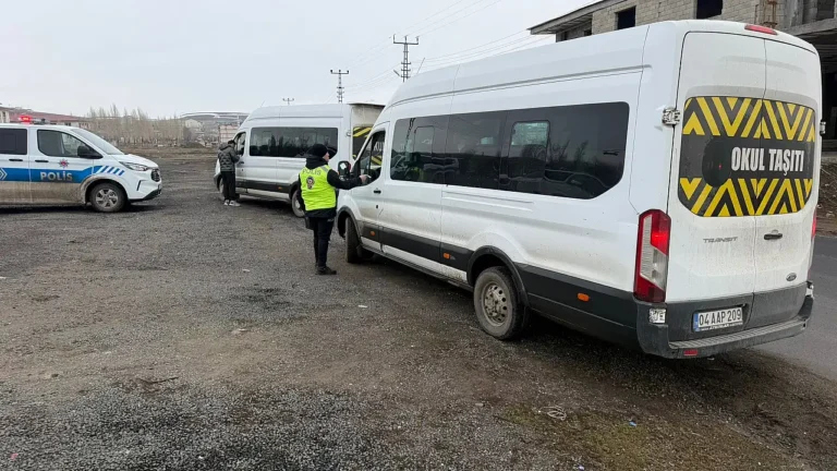 Tutak’ta Öğrenci Servislerine Sıkı Denetim Uygulandı