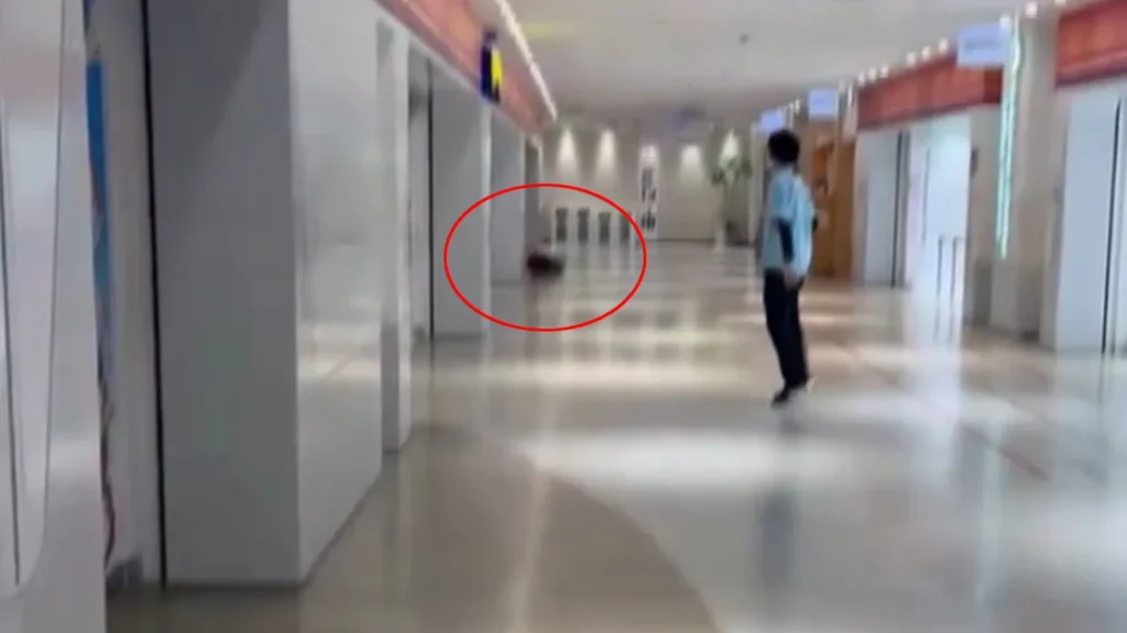 Tokyo’da alışveriş merkezinde bıçaklı saldırı: 2 ölü