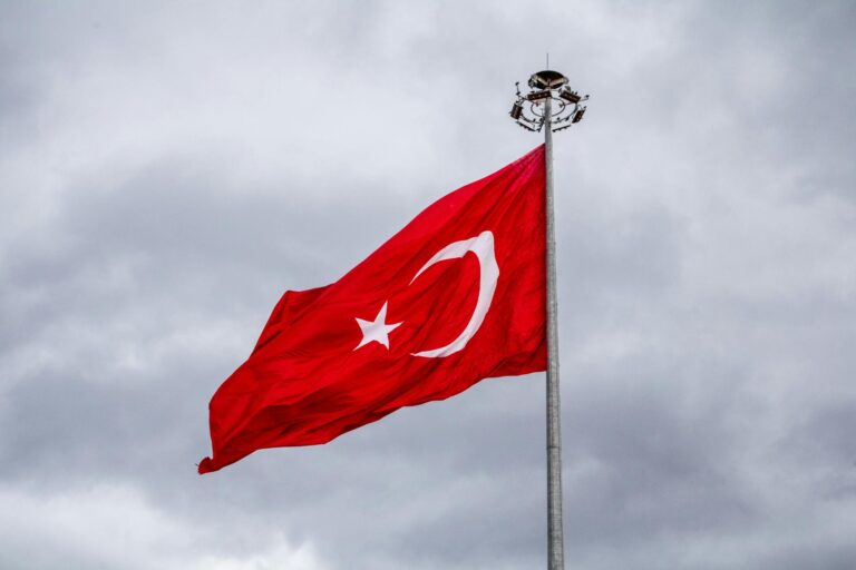 Uşak Belediye Başkanı hangi partiden seçildi?