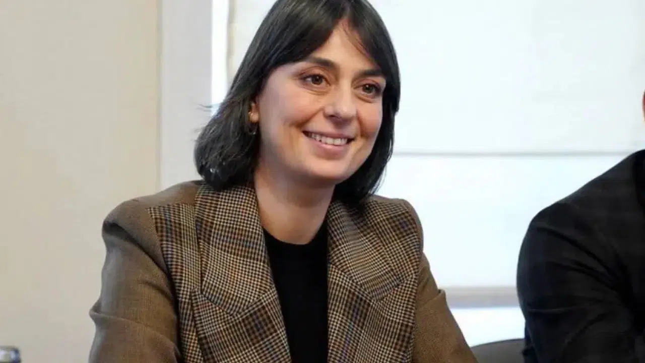 Üsküdar Belediye Başkanı Sinem Dedetaş Kimdir?