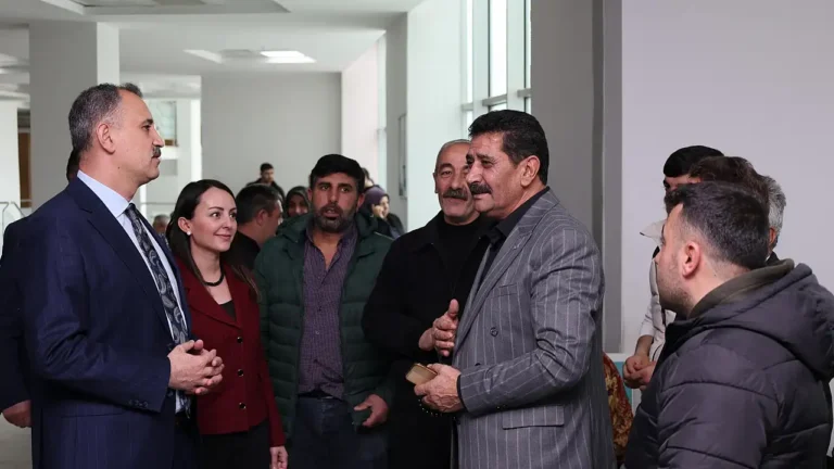 Ağrı Valisi Bozkurt, Bayramda Hastaları Unutmadı