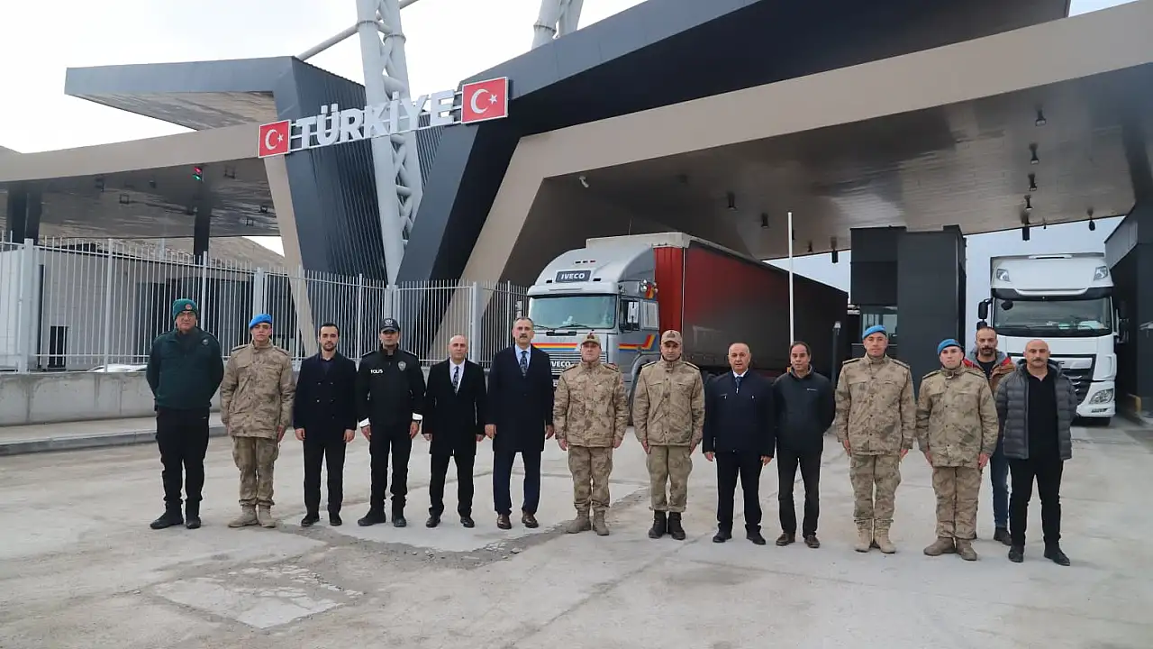 Vali Bozkurt, İran Sınırında Askerlerle Bayramlaştı