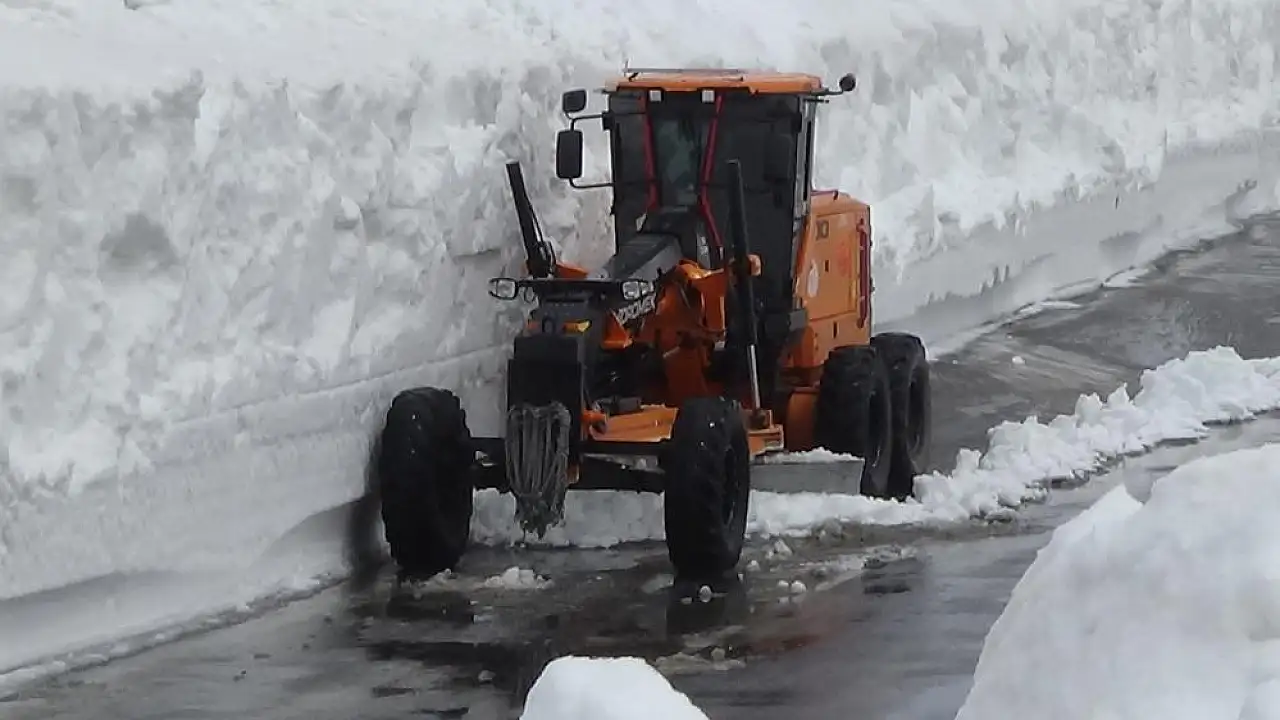 Van’da Kar Kalınlığı 3 Metreyi Aştı: Rekor Kırıldı