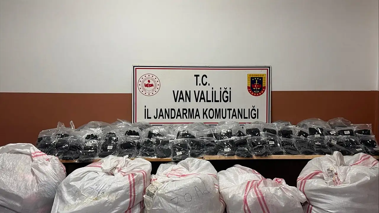 Van’da Kaçak Ürün Operasyonu: 2.526 Eşya Ele Geçirildi