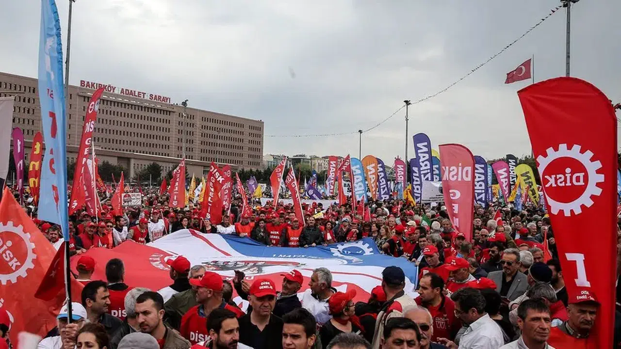 1 Mayıs’ta İstanbul’da Hangi İhtiyaçlar Karşılanacak, Nerelerde Yasak Var?