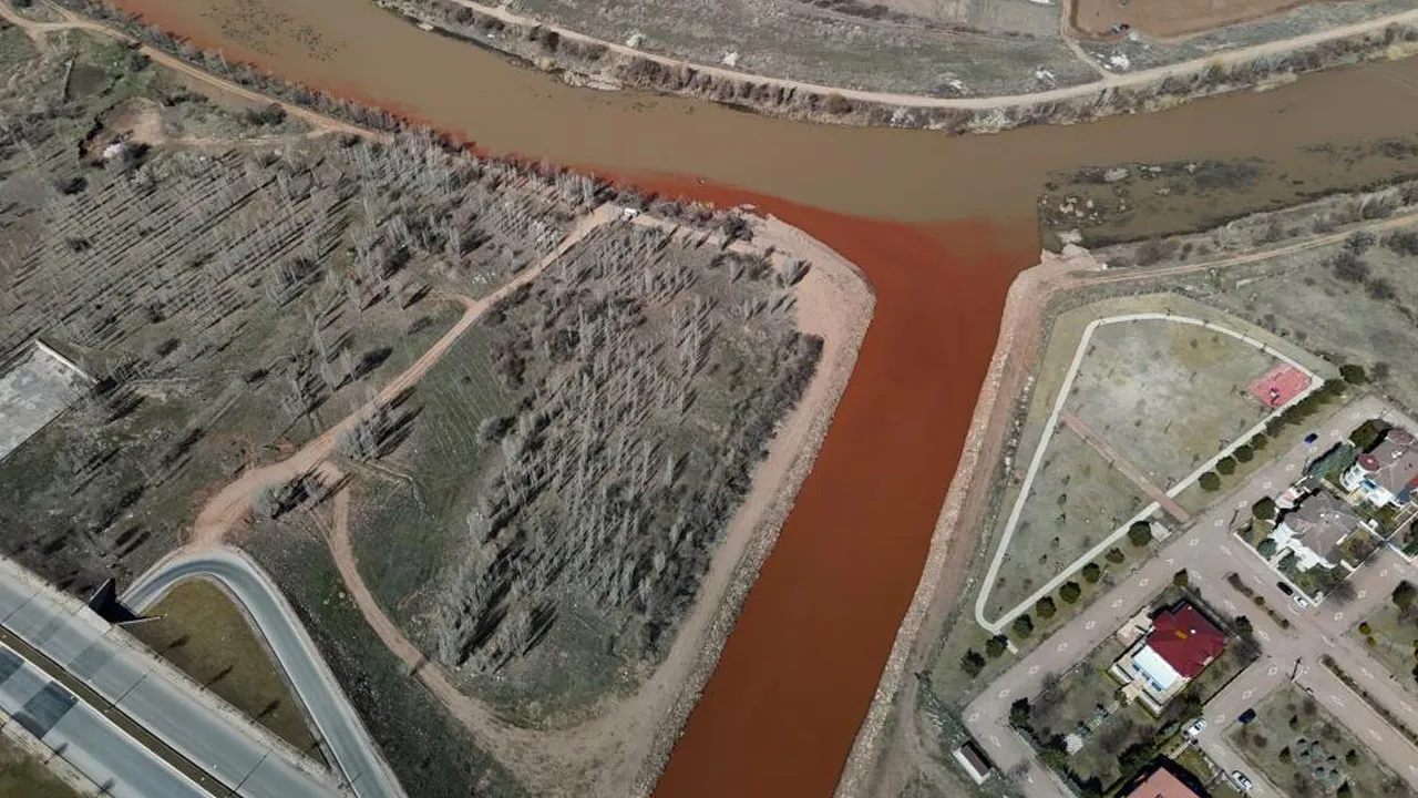 1355 Kilometrelik Kızılırmak’ta Baharın Renk Şöleni