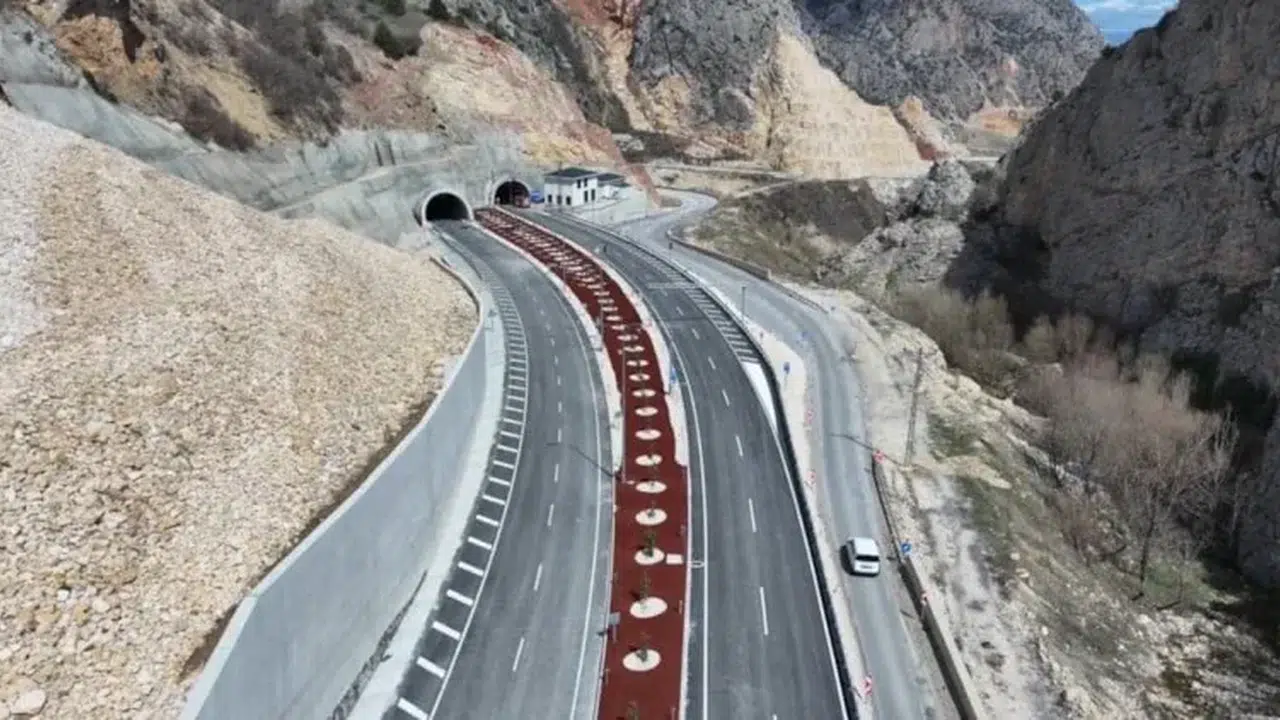 Çorum-Laçin Arası 15 Dakikaya İndi: Yeni Tünel Projesi Tamamlandı