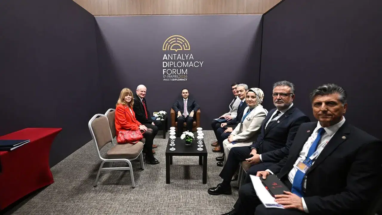 Bakan Kacır’ın Antalya Diplomasi Forumu’ndaki Çarpıcı Temasları