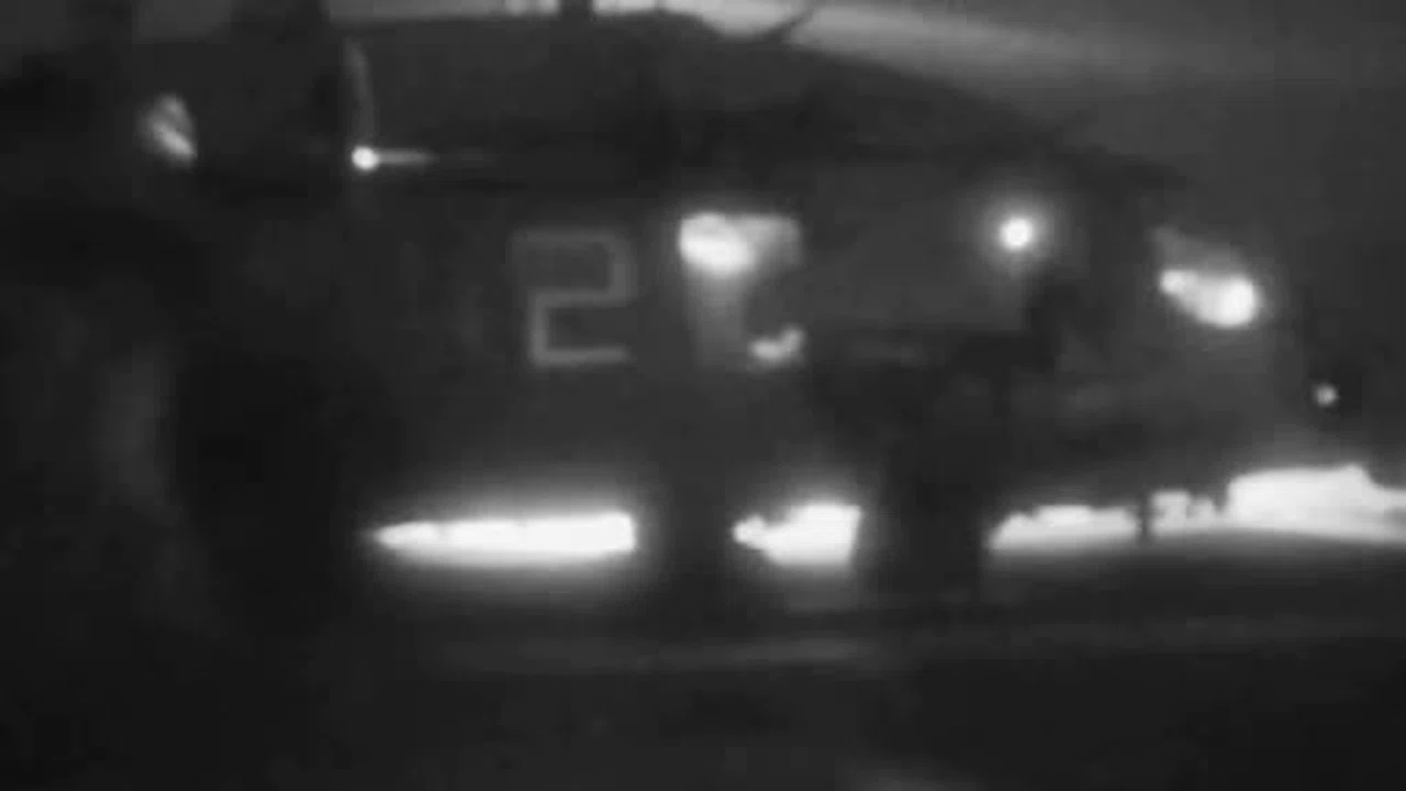 ABD donanmasından İran gemisine gece yarısı saldırısı: İşte o görüntüler…