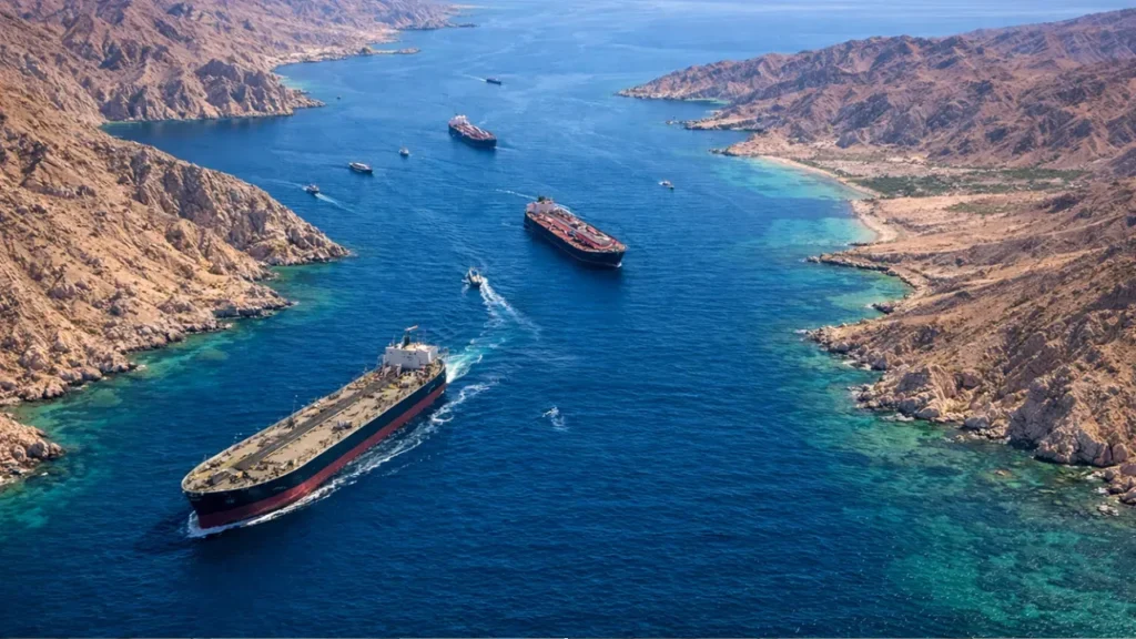 Hürmüz Boğazı’nda Abluka İhlali: 52 İran Gemisi Geçti