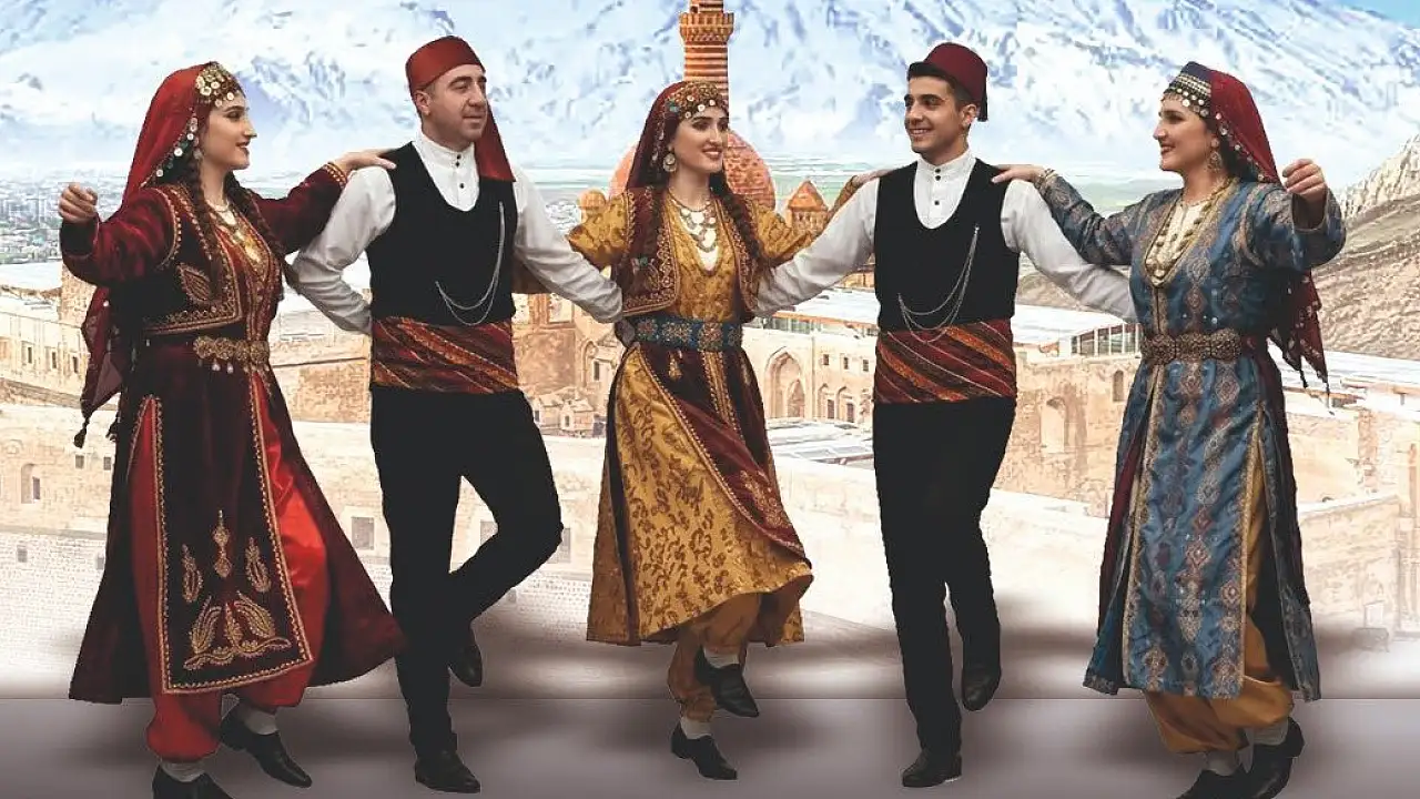 Ağrı’da 11 İlin Gençleri Halk Oyunları İçin Buluşuyor