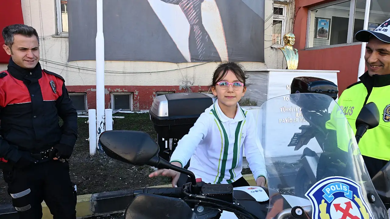 Polis Haftası’nda Ağrı Doğa Koleji’nin Anlamlı Ziyareti