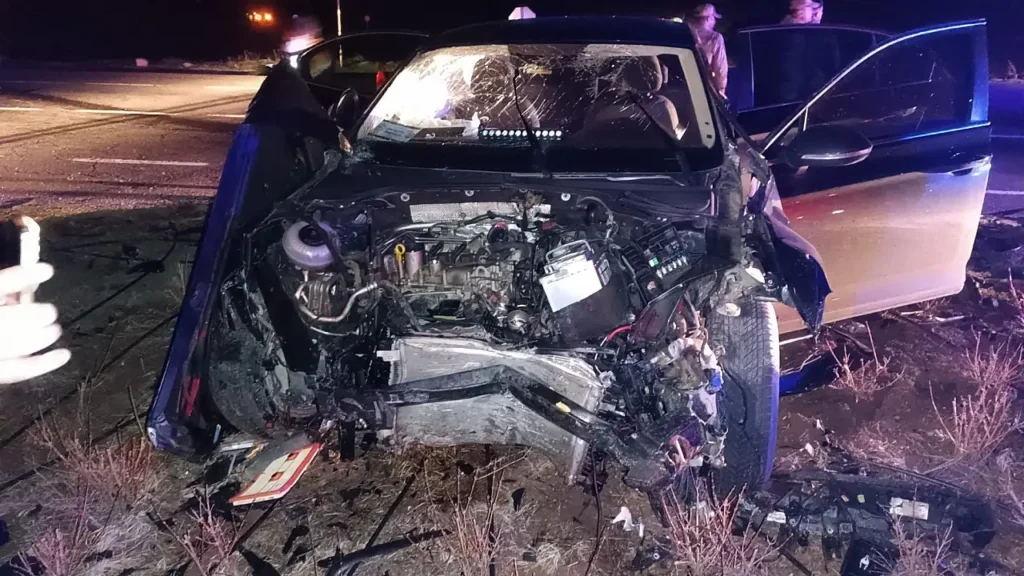 Ağrı’da Feci Kaza: 5 Yaralı, Yol Kapatıldı