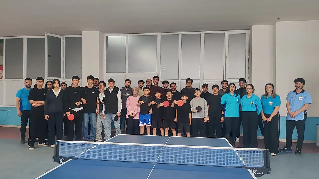 Ağrı’da 15 Nisan Kurtuluş Günü Masa Tenisi Turnuvası