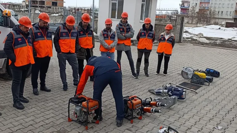 Ağrı’da Afetlere Hazırlık İçin Gönüllü Eğitimleri Devam Ediyor