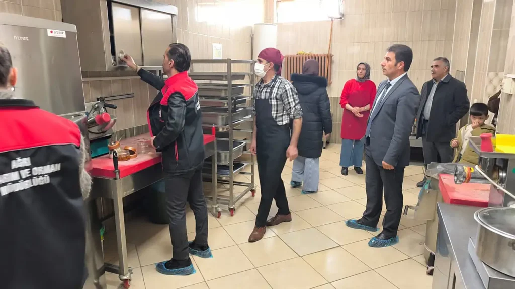 Ağrı’da Gıda İşletmeleri ve Pansiyonlara 1.050 Denetim Yapıldı