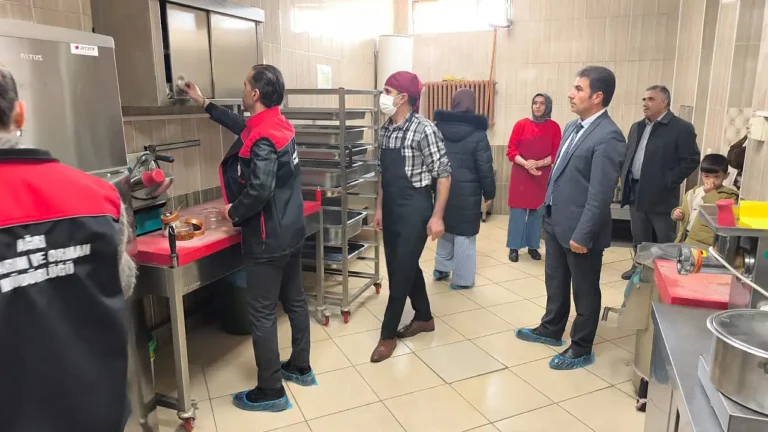 Ağrı’da Gıda İşletmeleri ve Pansiyonlara 1.050 Denetim Yapıldı