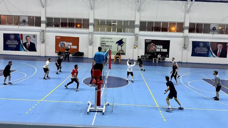 Ağrı’da Kamu Kurumları Voleybol Turnuvası Başarıyla Tamamlandı