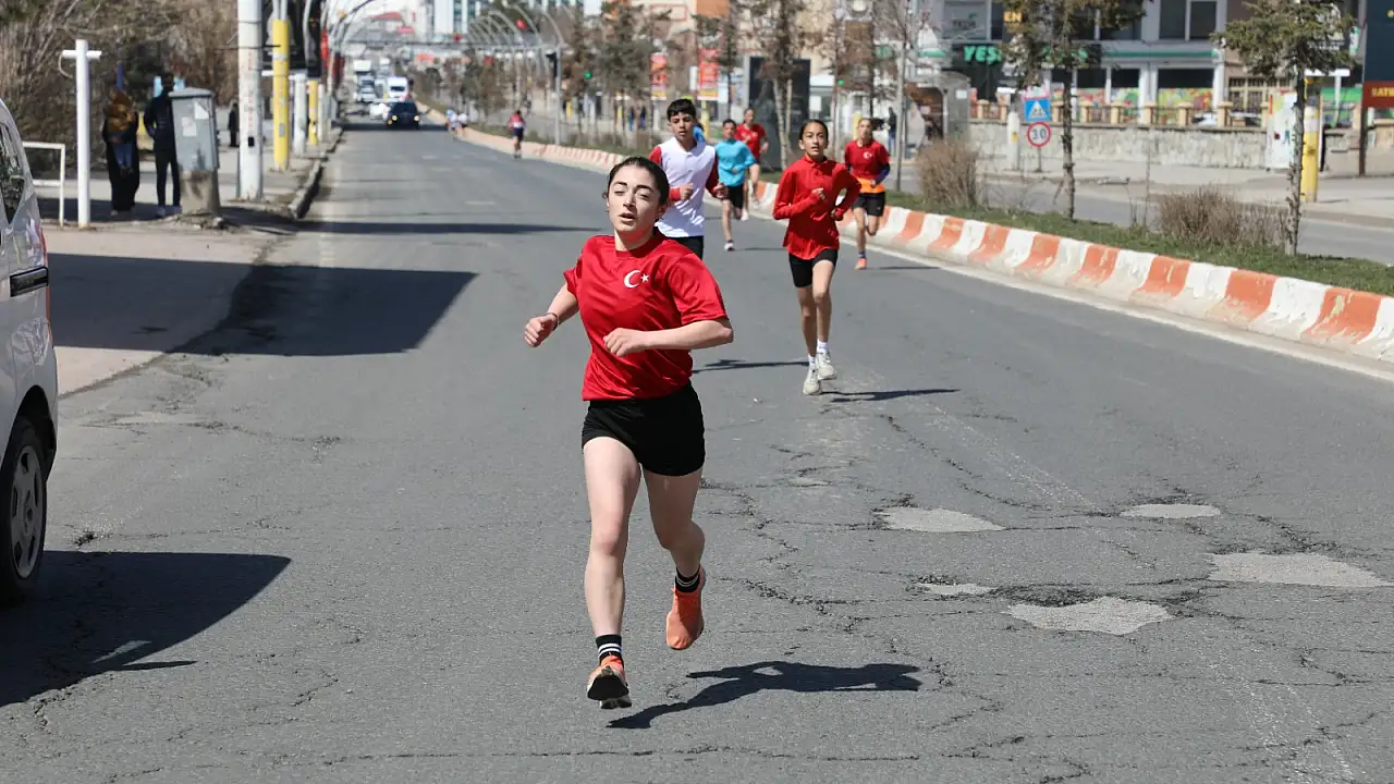 Ağrı’nın Kurtuluş Günü: Koşu Etkinliğiyle Coşku Dolu Anlar