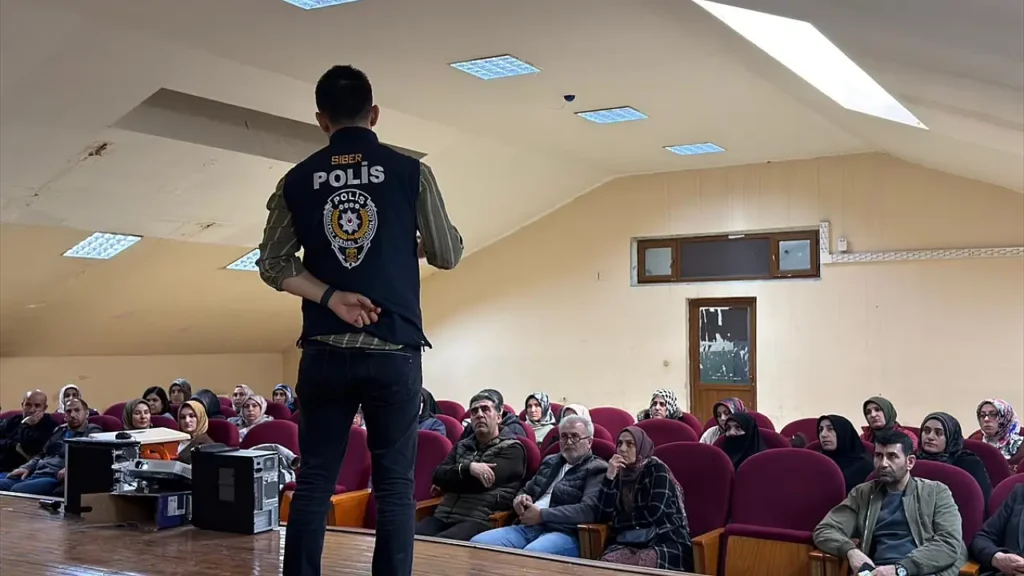 Ağrı’da Öğrencilere ve Velilere Dijital Güvenlik Eğitimi