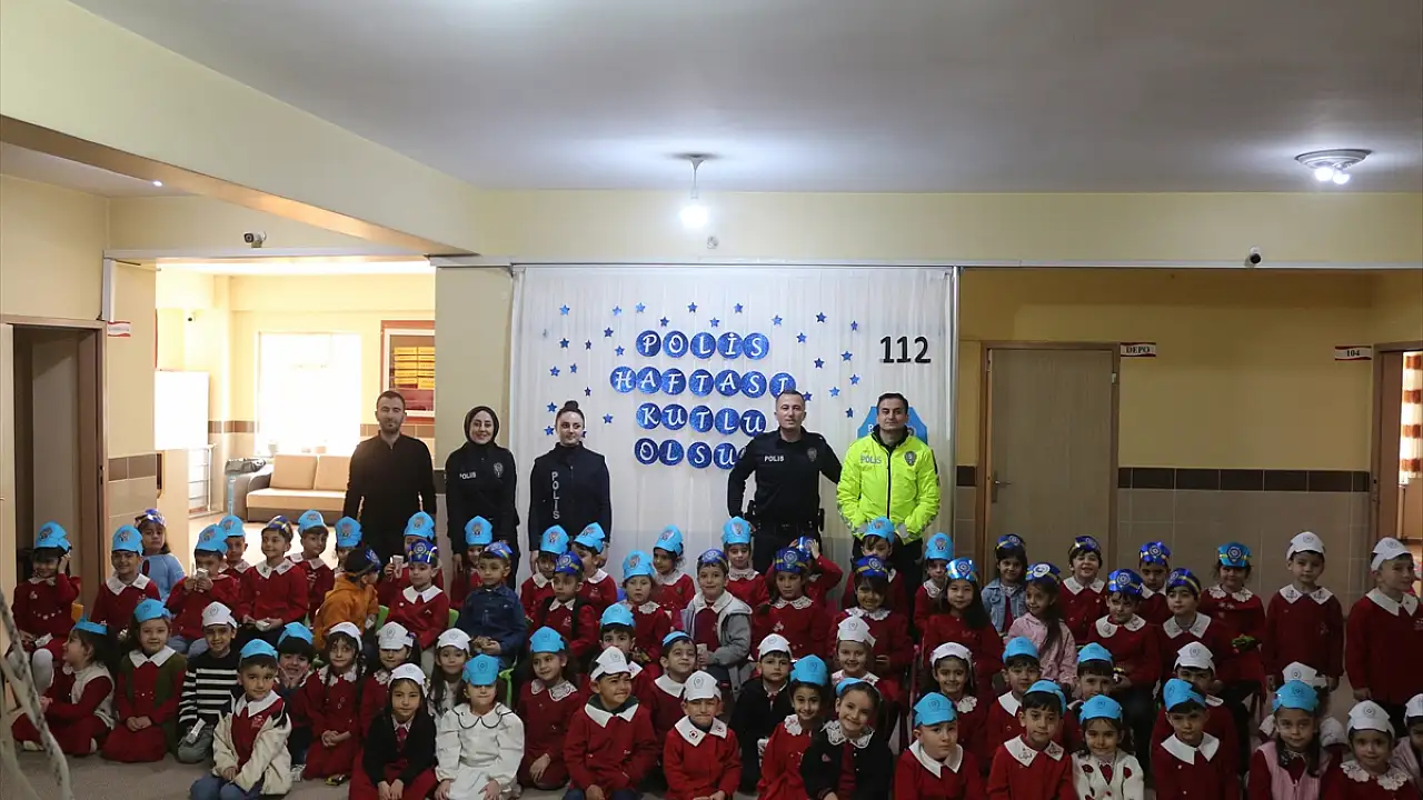Ağrı’da Polislerden Çocuklara Anlamlı Ziyaret