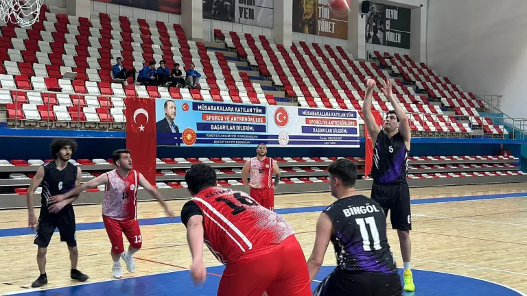Ağrı’da YURTLİG Basketbol Turnuvası Heyecanı Yaşanıyor