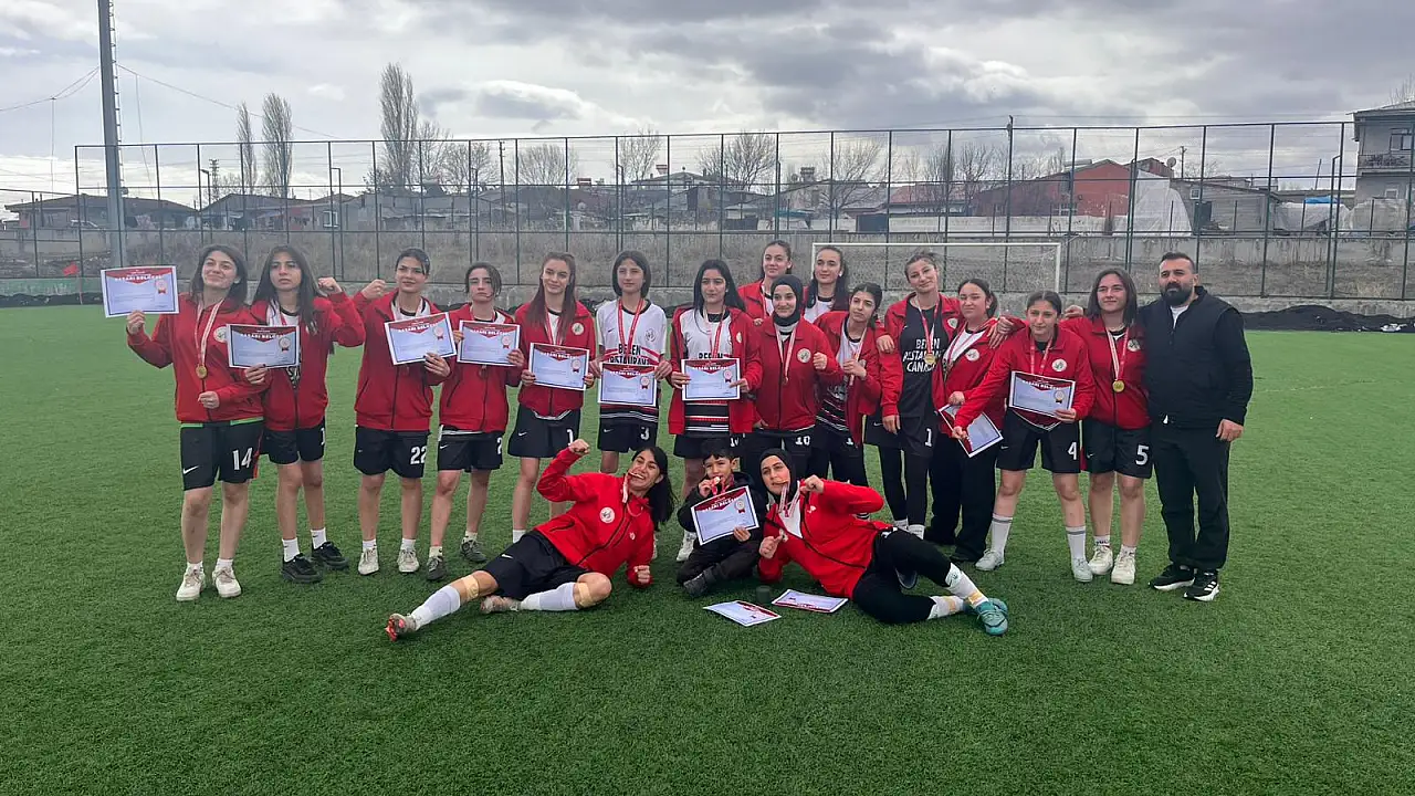 Ağrı Spor Lisesi Kız Futbol Takımı’nın Başarısı