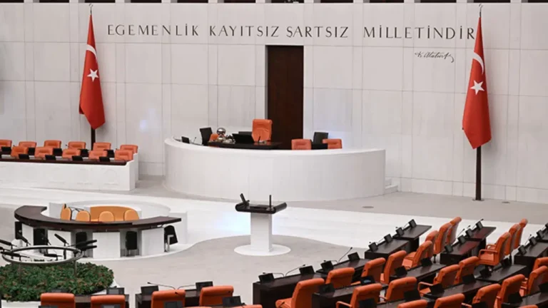 Ahmet Özdemir kimdir, neden istifa etti ve AK Parti’de ne yapıyor?