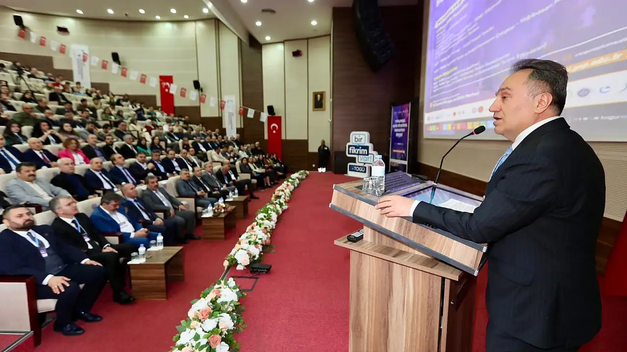 AİÇÜ, Sosyal İnovasyon Zirvesi’nde Toplumsal Katkıları Ele Aldı