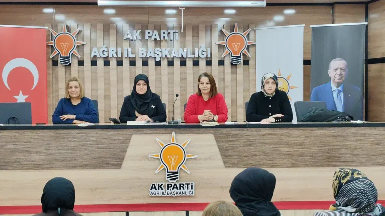 AK Parti Kadın Kolları Yeni Dönem Faaliyetlerini Belirledi