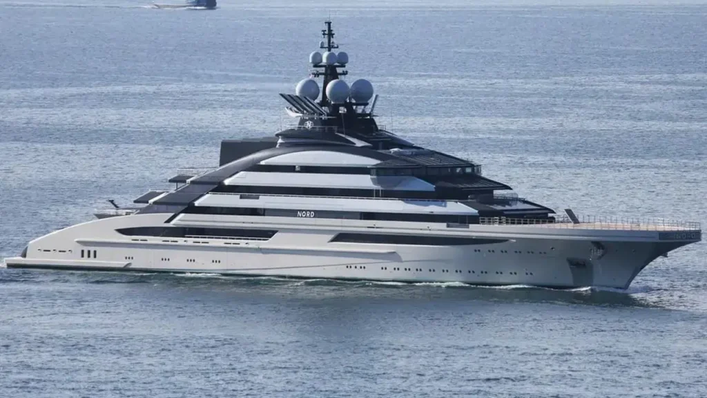 Ambargo Delen Milyarderin Yatı: İran Korumasında Geçiş