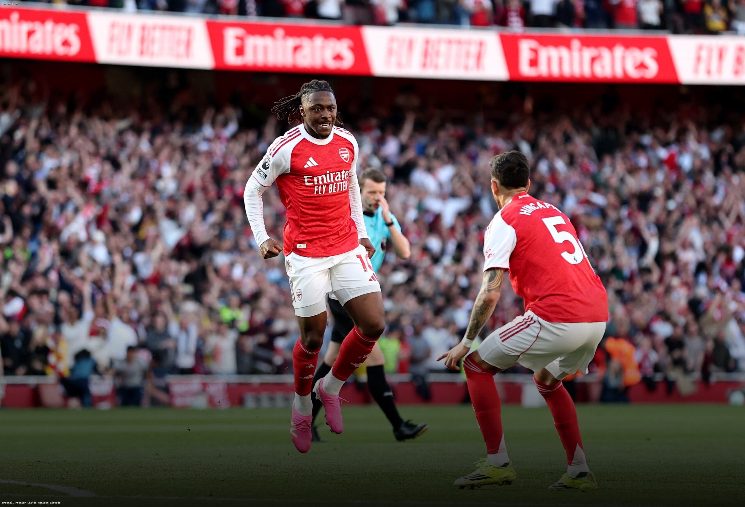Arsenal Premier Lig’de Zirveye Nasıl Çıktı?