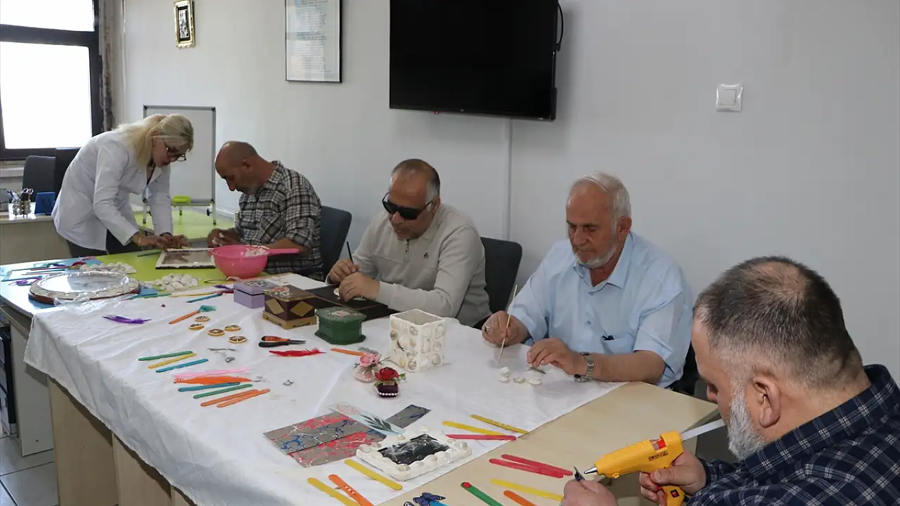 Engellilerin Emeğiyle Atıklar Nasıl Değerlendiriliyor?