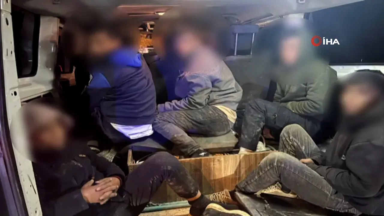 Balık İstifi Göçmen Taşıyan Minibüsün Şoförüne Rekor Ceza