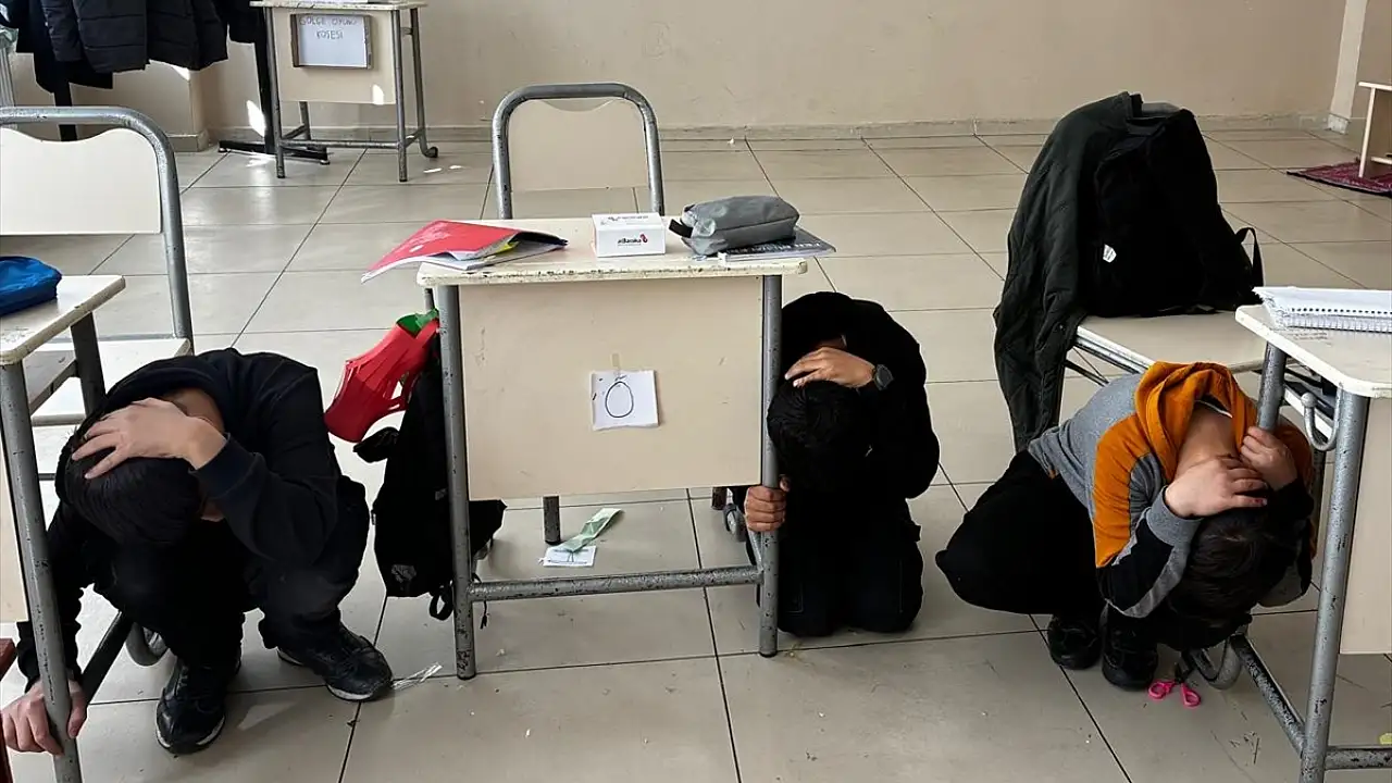 Baskil’de Öğrenciler İçin Önemli Deprem Tatbikatı Yapıldı