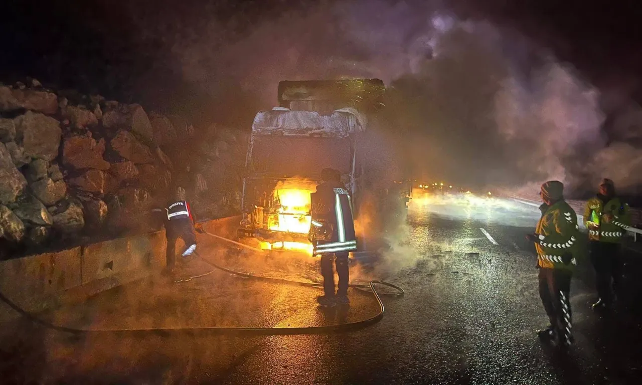 Bilecik’te Seyir Halindeki Tır Neden Alev Aldı?