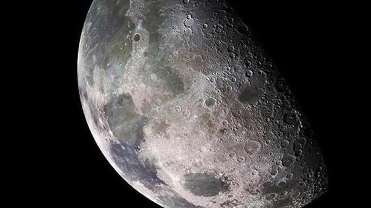 Ay’da Keşfedilen İki Yeni Mineral Hakkında Bilgiler