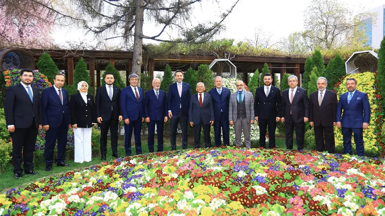 Devlet Bahçeli İbrahim Tatlıses’i Aradı: Görüşmenin Detayları