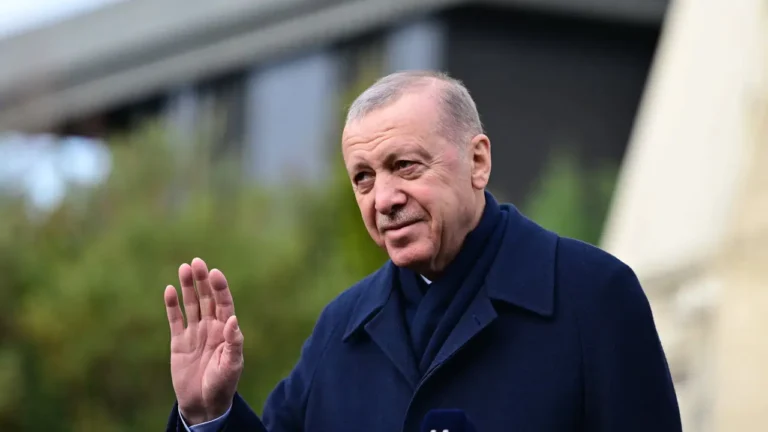 Erdoğan, 5 Yeni Büyükelçiyi Kabul Etti: Diplomasinin Nabzı Ankara’da Atıyor