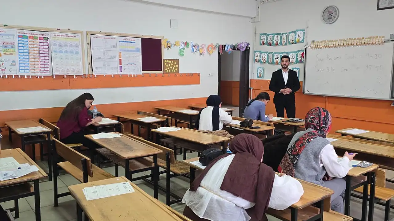 Doğubayazıt’ta Umre Ödüllü Bilgi Yarışması Gerçekleştirildi