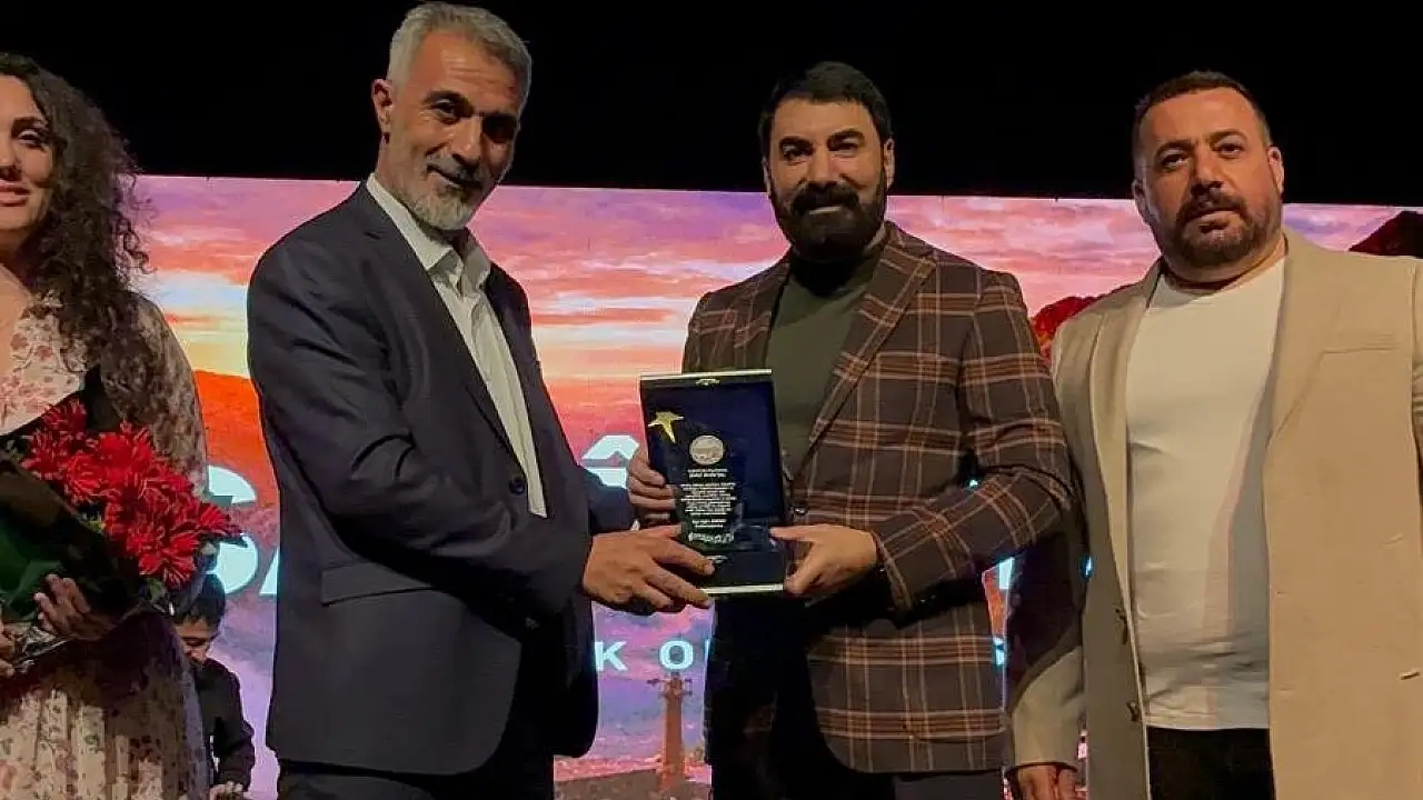 İzmir’de Dünya Ağrılılar Günü Coşkusu