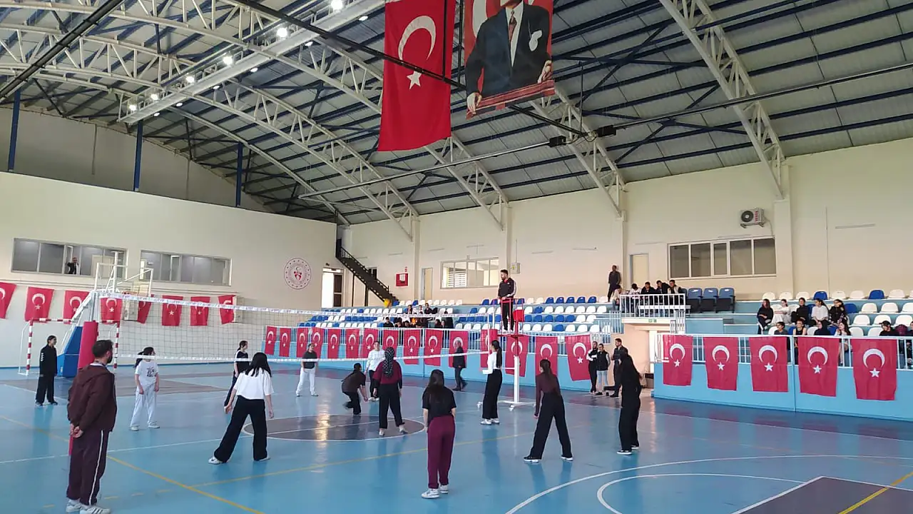 Eleşkirt’te Voleybol Turnuvası Heyecanı: 120 Sporcu Mücadele Etti