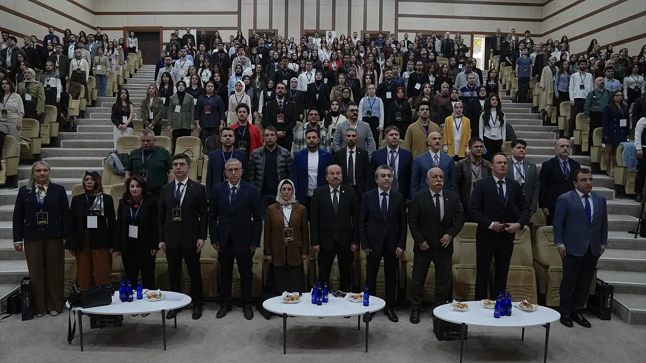 Erzurum’da Tıp Kongresi: Geleceğin Hekimleri Bir Araya Geldi