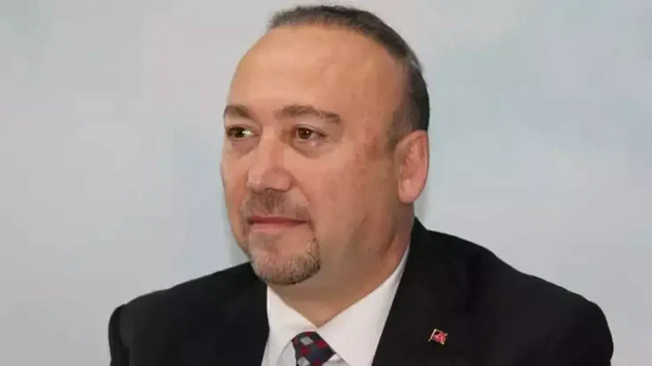 Uşak Belediye Başkanı Özkan Yalım’ın Şaşırtıcı Hayatı