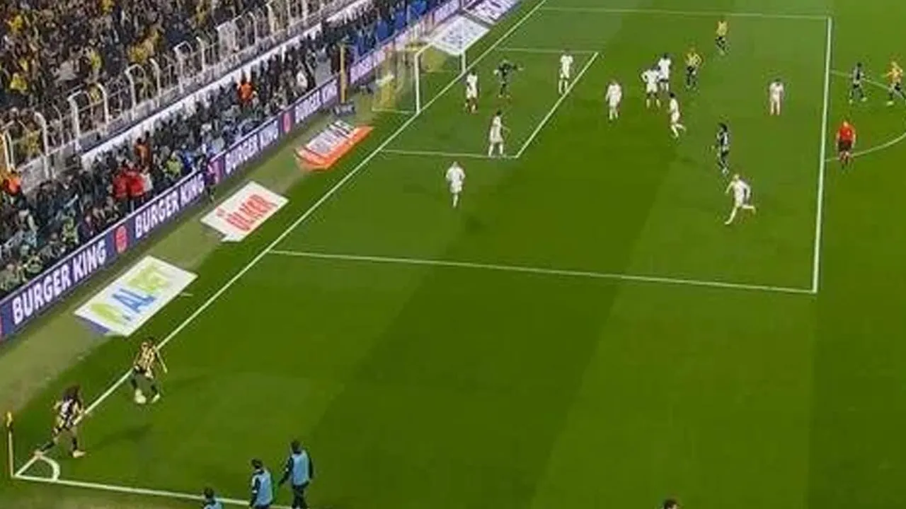 Fenerbahçe-Beşiktaş maçında VAR tartışmaları