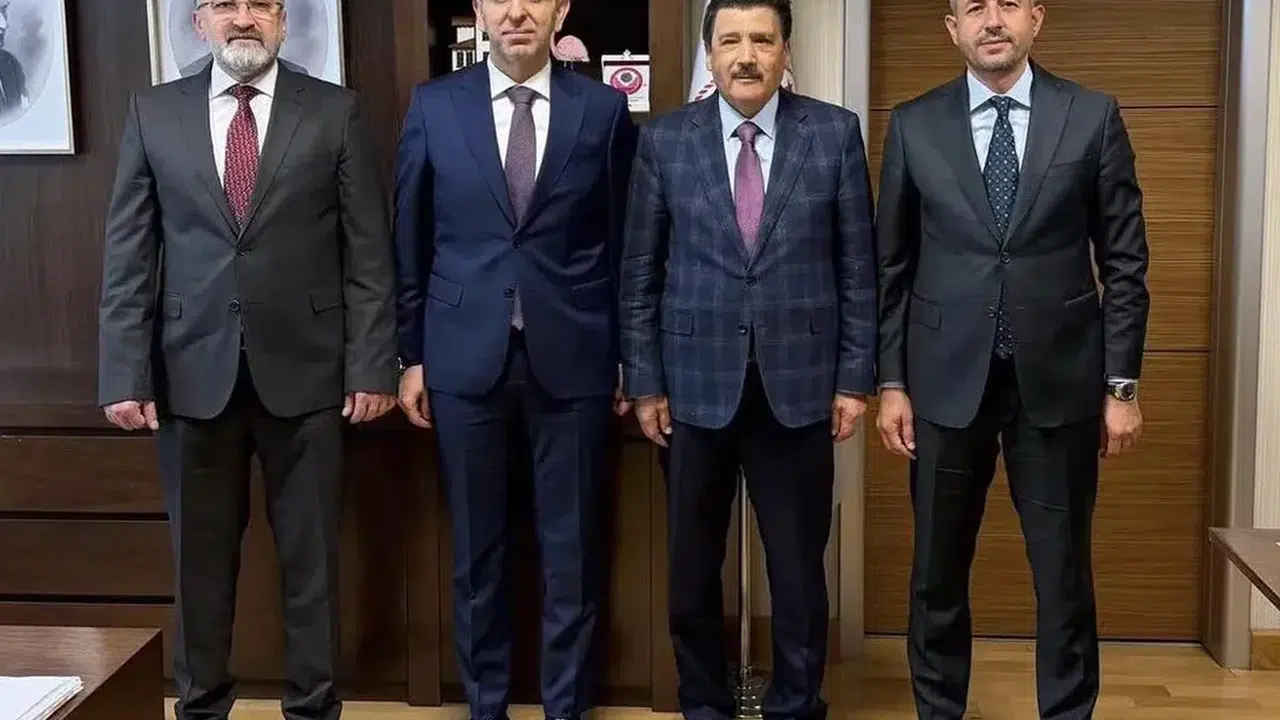 Serik Belediye Başkanı Kadir Kumbul AK Parti’ye mi geçiyor?