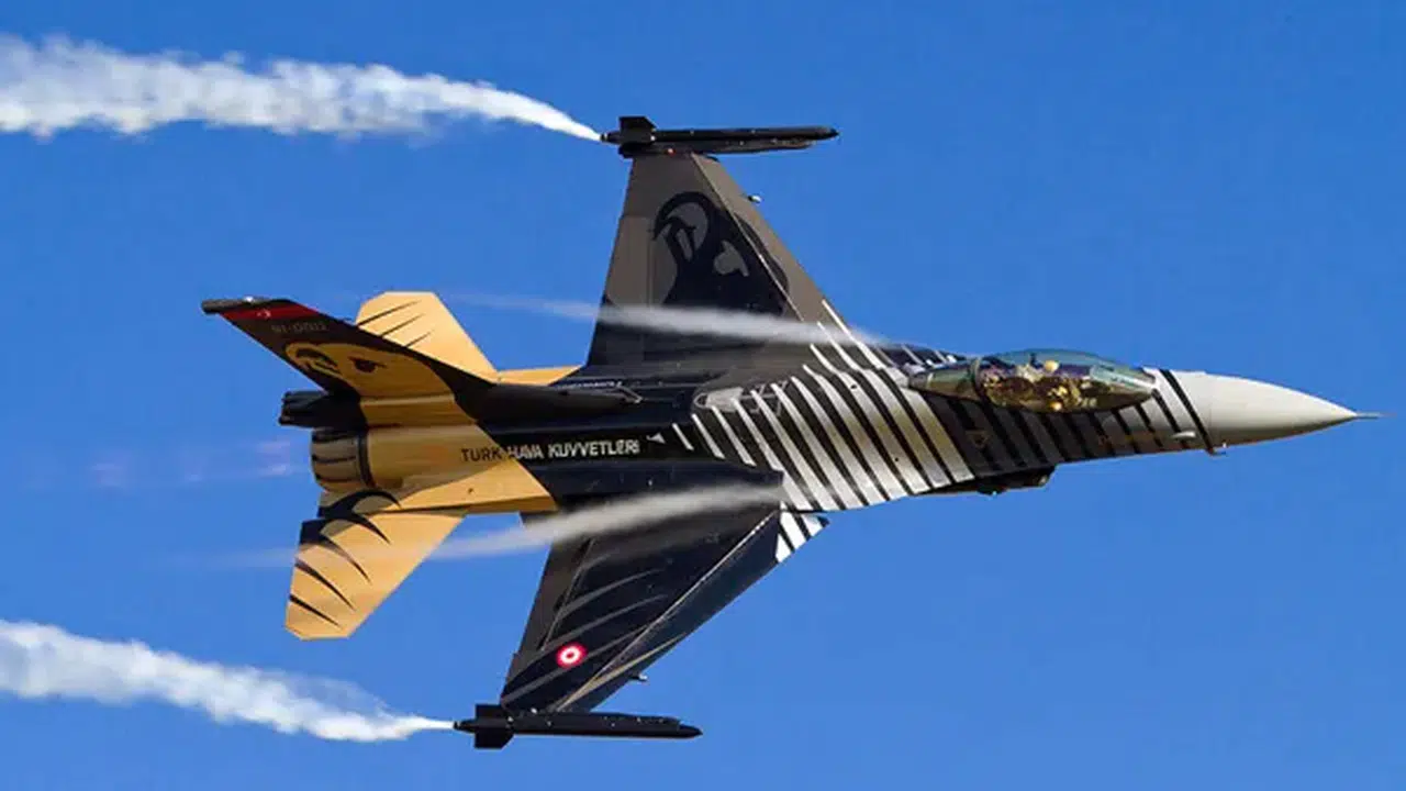 İstanbul’da SOLOTÜRK ile Tarihi Anlar: Sergi ve Buluşma