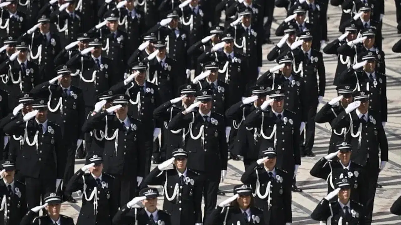 Türk Polisi 181. Yılında Atasına Saygıda Bulundu